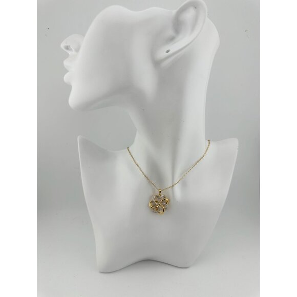 Pretty Two Tone Flower Pendant Necklace 22kt Gold Overlay - Picture 4 of 10